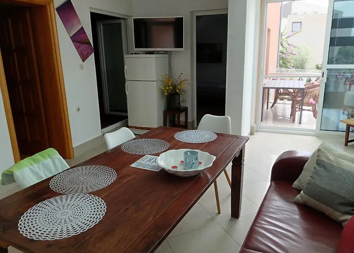 In With Terrace, Air Conditioning, Wi-fi, Dishwasher *