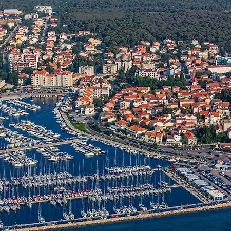 Apartment In With Terrace, Air Conditioning, Wi-fi, Dishwasher Biograd Na Moru