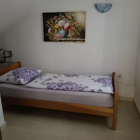 In With Terrace, Air Conditioning, Wi-fi, Dishwasher