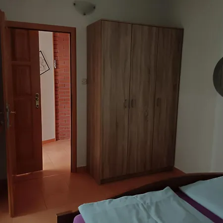 In With Terrace, Air Conditioning, Wi-fi, Dishwasher Lejlighed