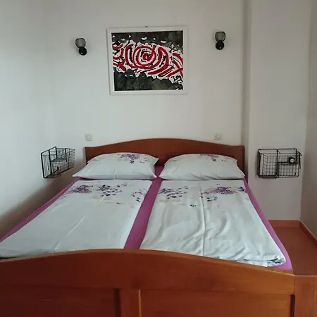 Lejlighed In With Terrace, Air Conditioning, Wi-fi, Dishwasher