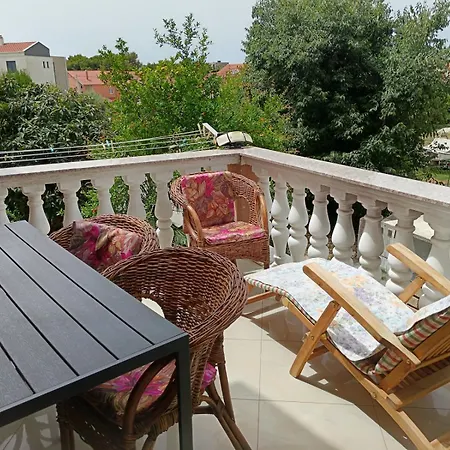 Apartment In With Terrace, Air Conditioning, Wi-fi, Dishwasher
